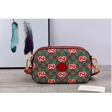 Gucci 574886 Chinese Valentine&#8217;s Day small shoulder bag in GG apple print beige/ebony GG Supreme canvas