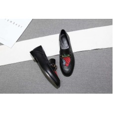 Women&#8217;s Gucci Jordaan embroidered leather loafer Black Leather with strawberry
