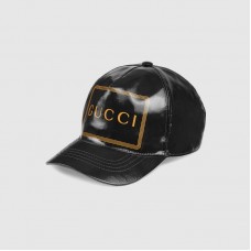 Gucci Baseball hat with Gucci frame print