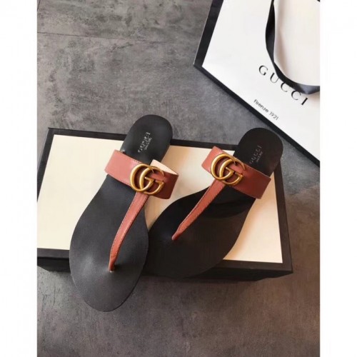 Gucci Leather Thong Sandals with Double G 497444