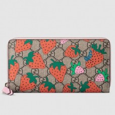 Gucci GG Supreme Zip Around Wallet With Strawberry Print